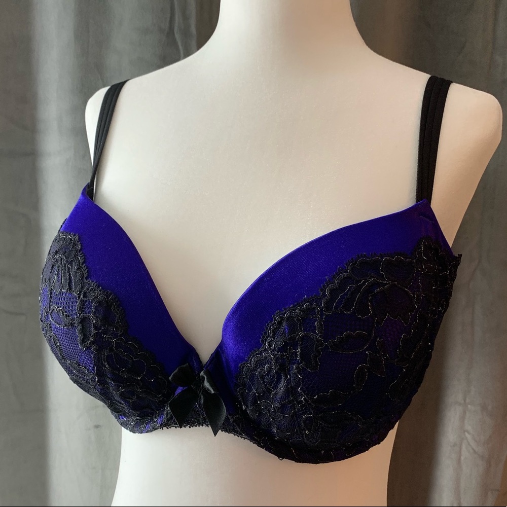 Victoria Secrets Very Sexy Push Up Bra 34DDD